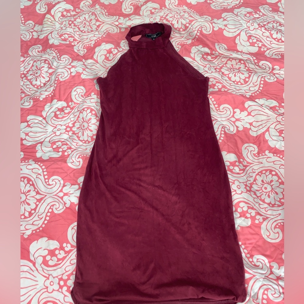 Maroon velvet texture dress